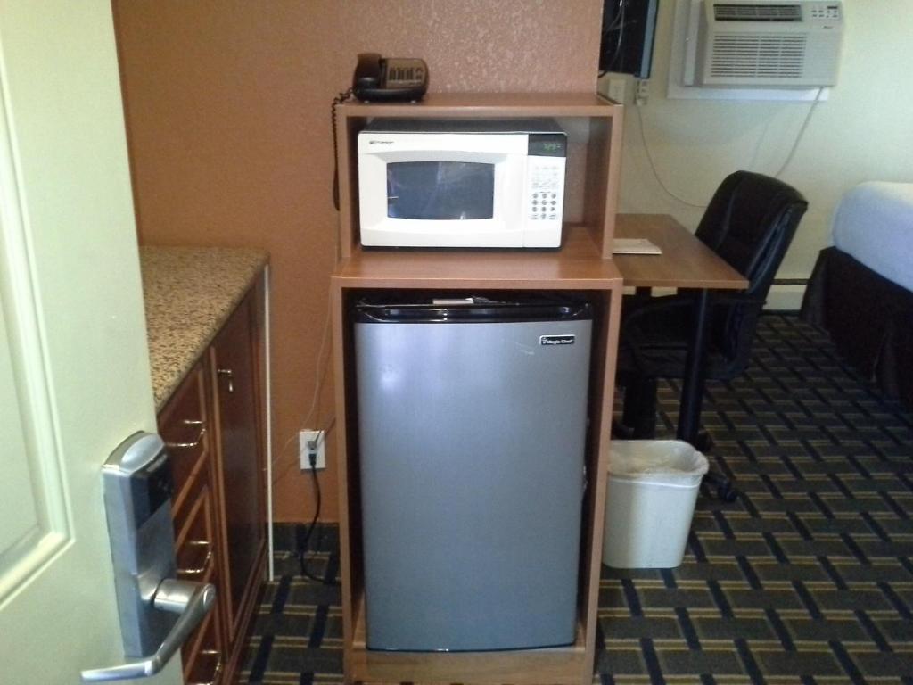Economy Inn Tonawanda photo