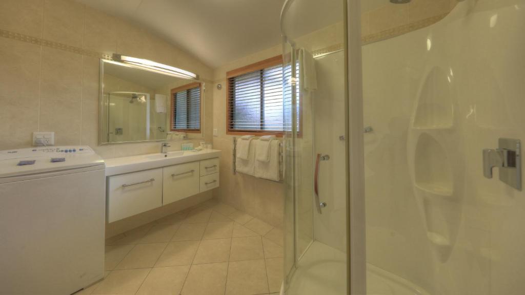 Endeavour Lodge photo