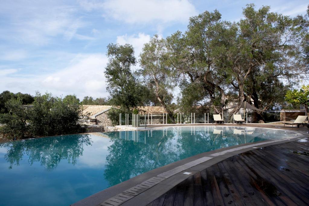 スイミングプール