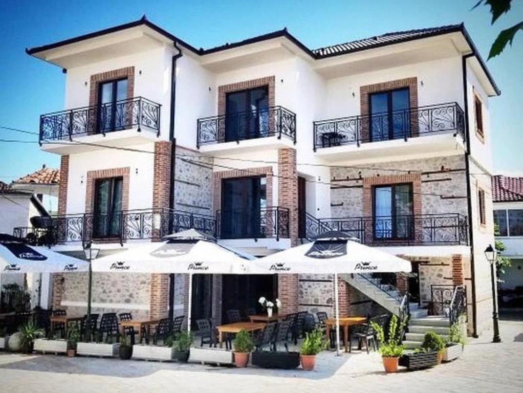 Vila Ilo — Hotel in Tushemisht