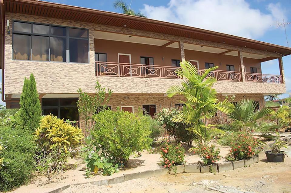 Rainville Apartments, Paramaribo