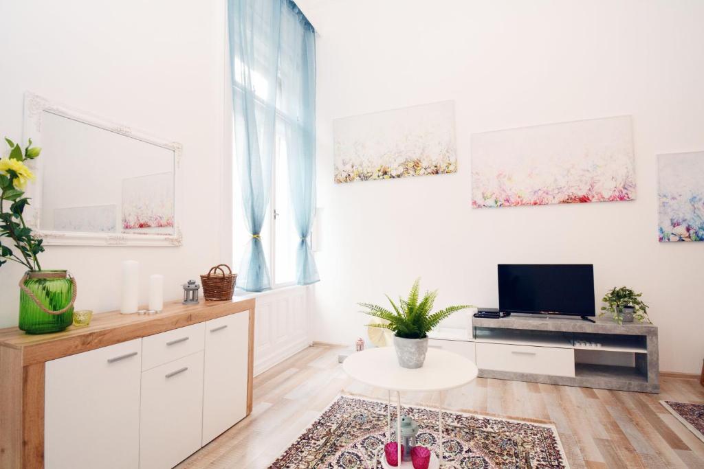 Lillybeth City Center Apartments photo