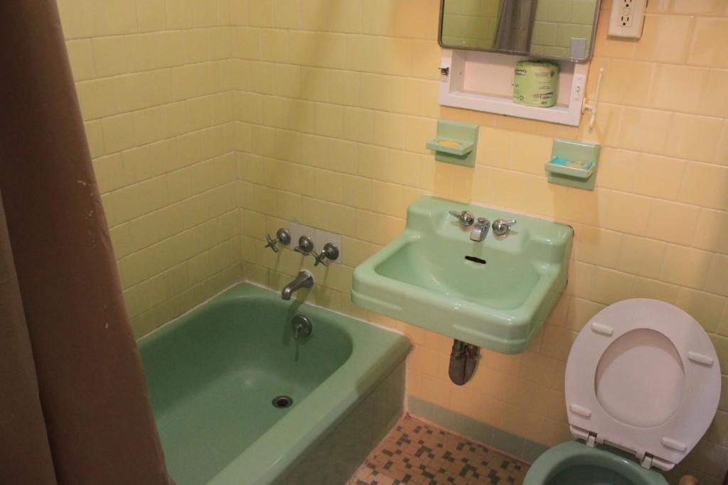 Popular attractions Area Nearby Property