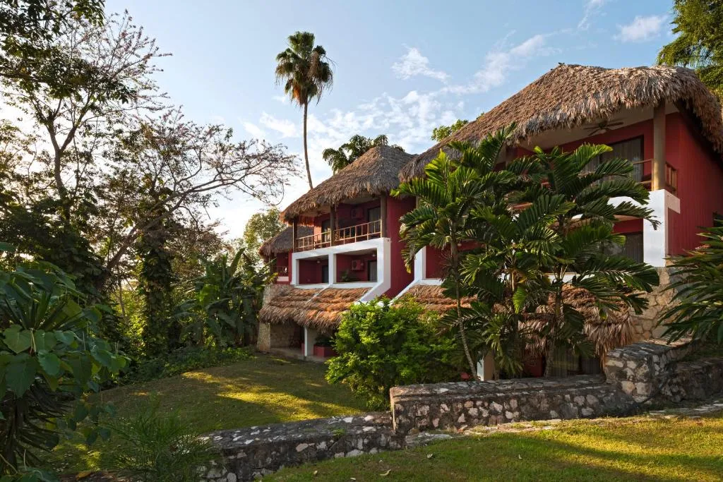 Camino Real Tikal‎, hotel in El Remate