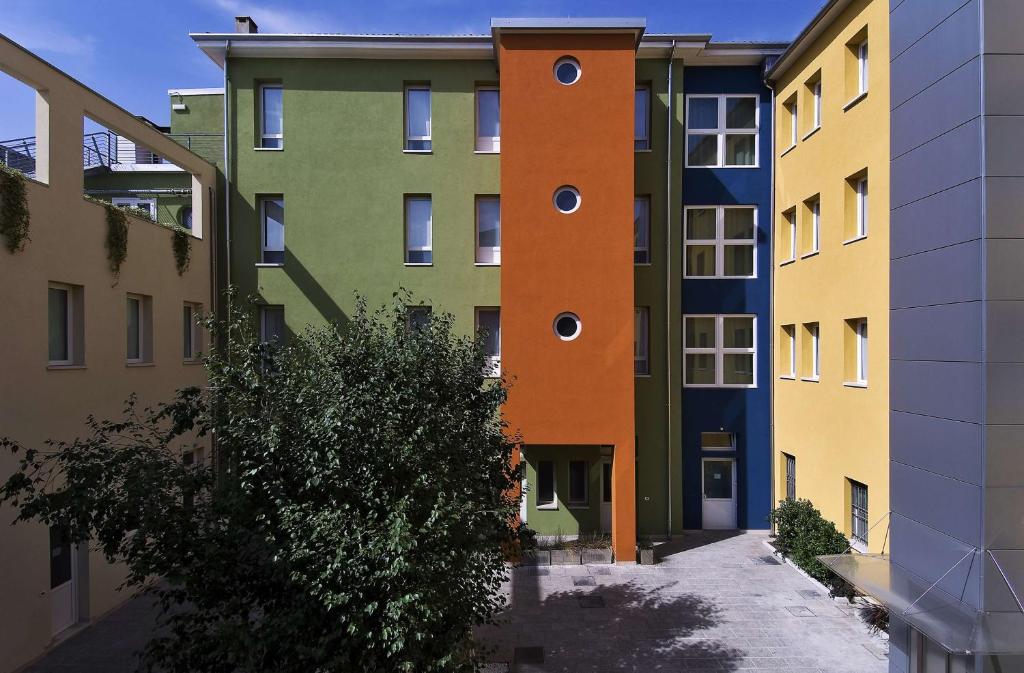 Best Western Plus Hotel Bologna - 4