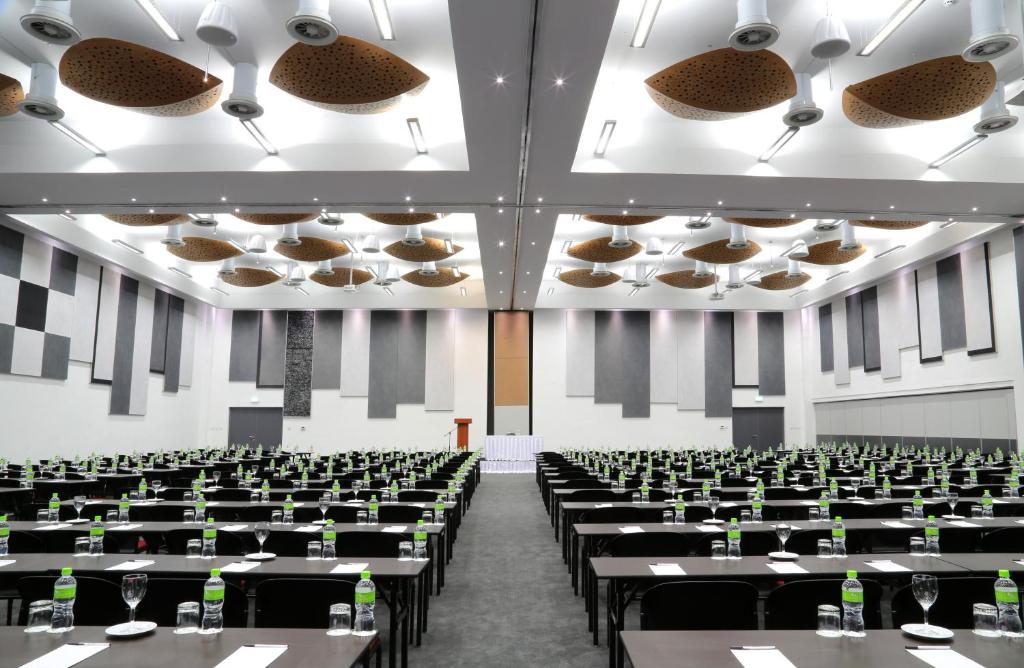 会議室 / ダンスホール