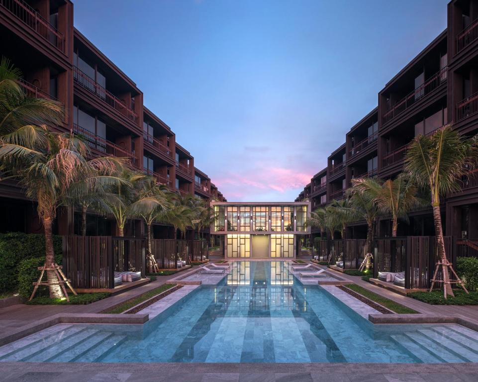 Two Bedroom with Balcony at Saturdays Residence — Hotel in Phuket