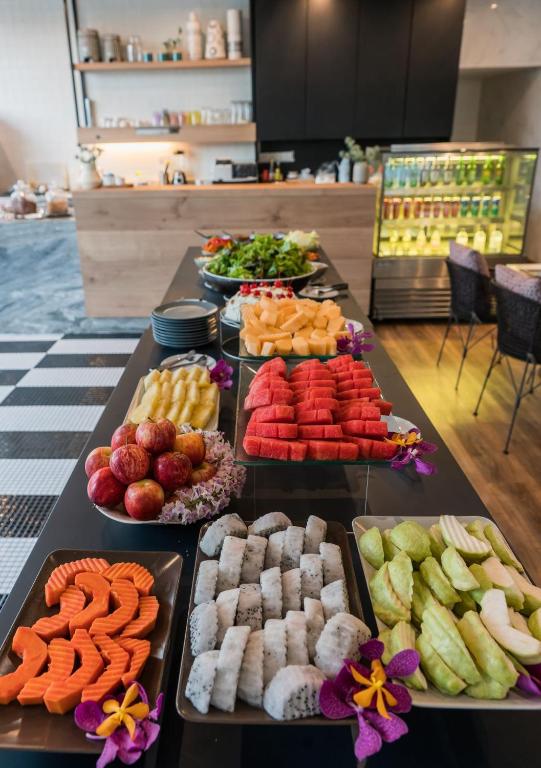 อาหารและเครื่องดื่ม