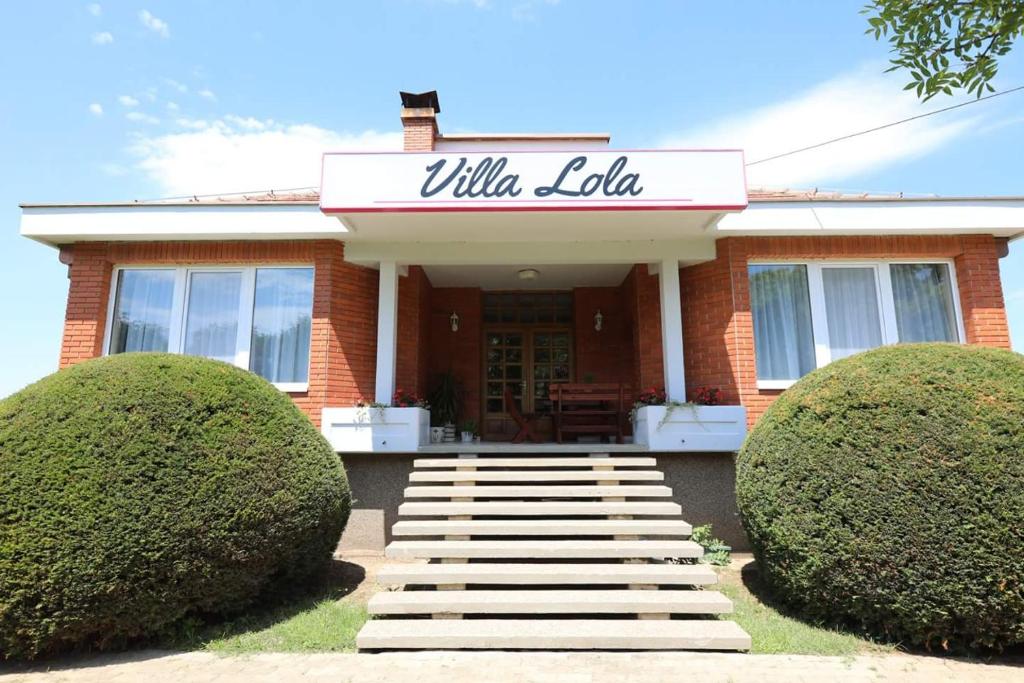 Vila LOLA — Hotel in Bela Crkva