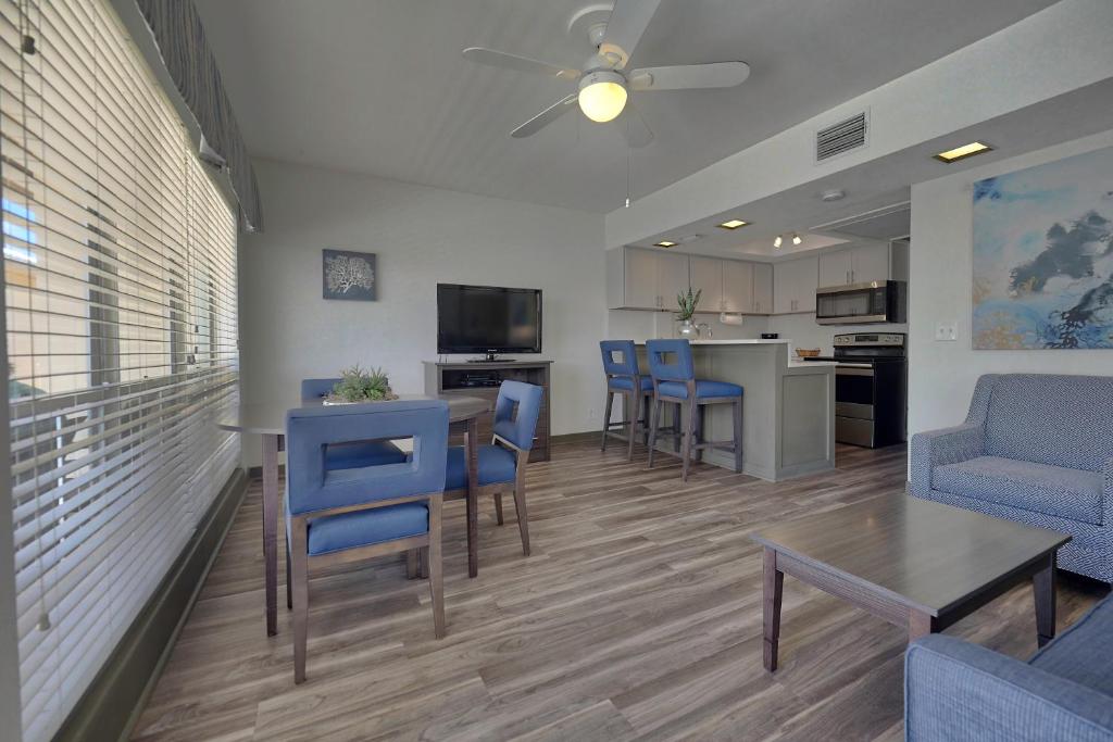 The Dover House Resort photo