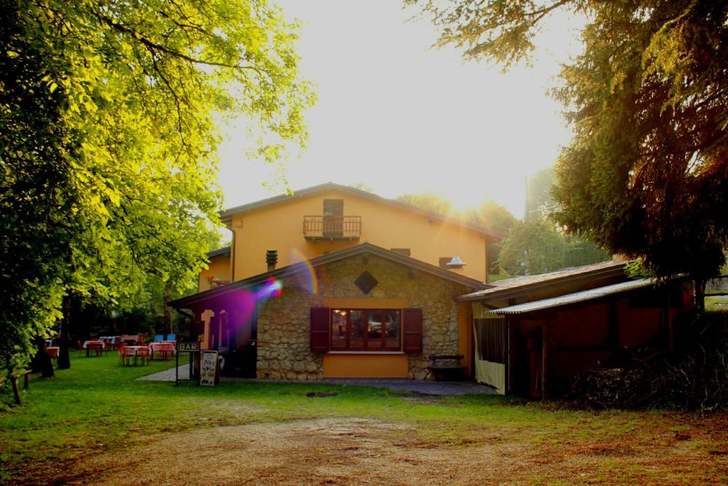 albergo ristorante le fontane — Hotel in Gargnano