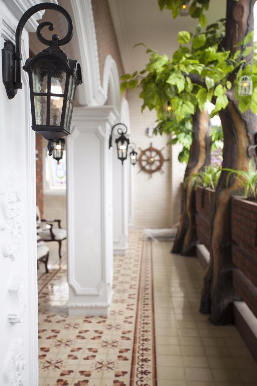 Huis Van Gustafine Floor 2