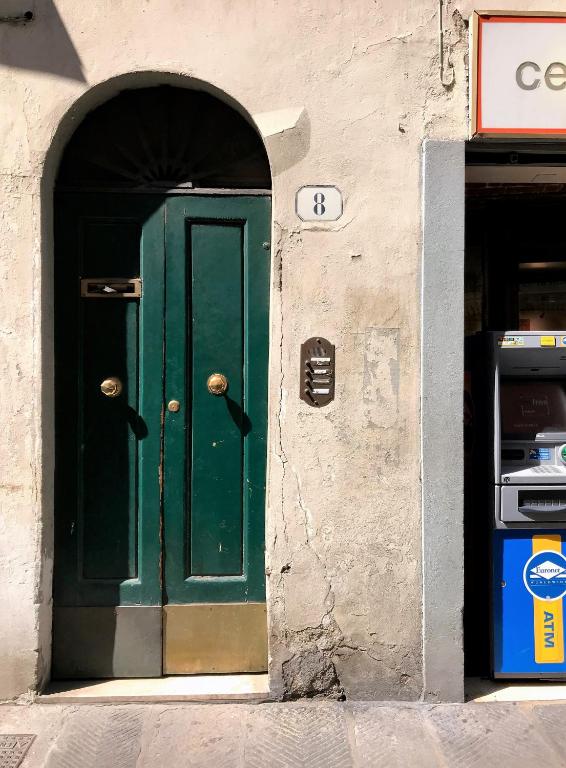 Pietrapiana flat & local market photo