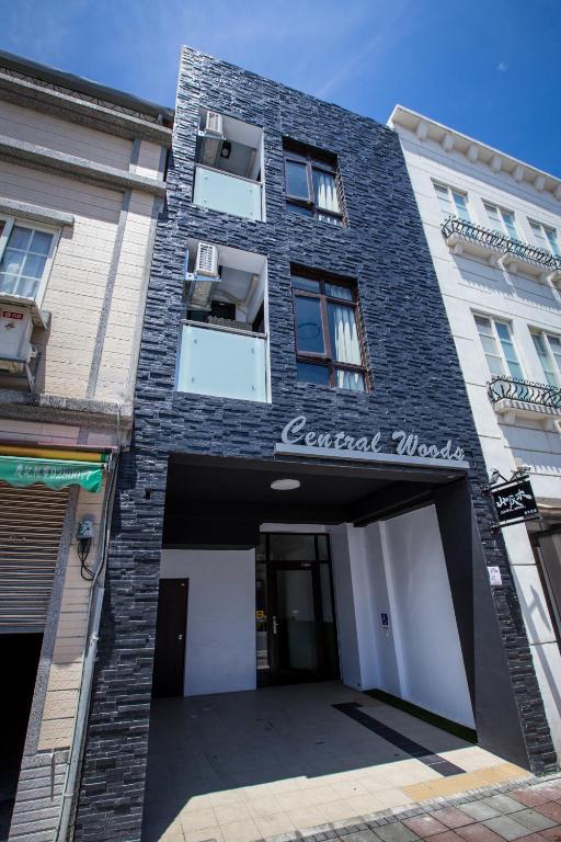Central Woods Hostel photo