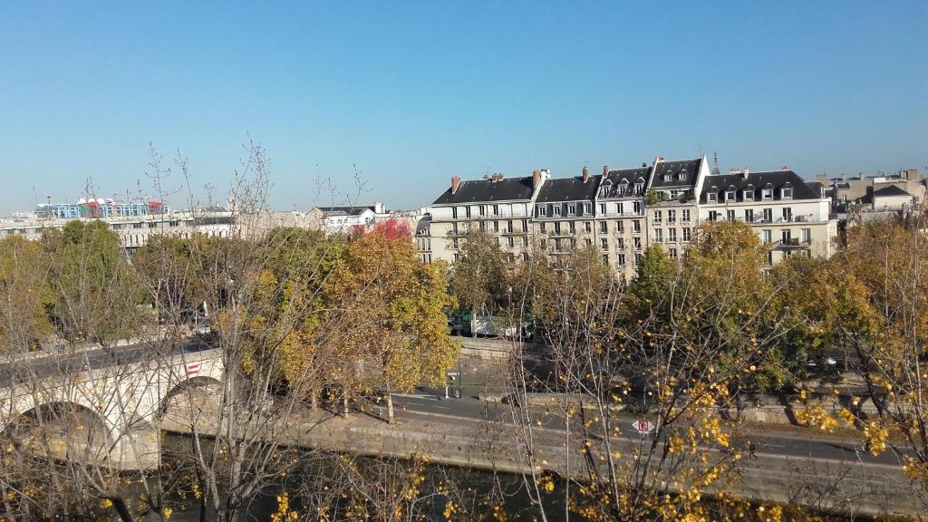ILE SAINT-LOUIS GLAMOROUS FLAT - 4