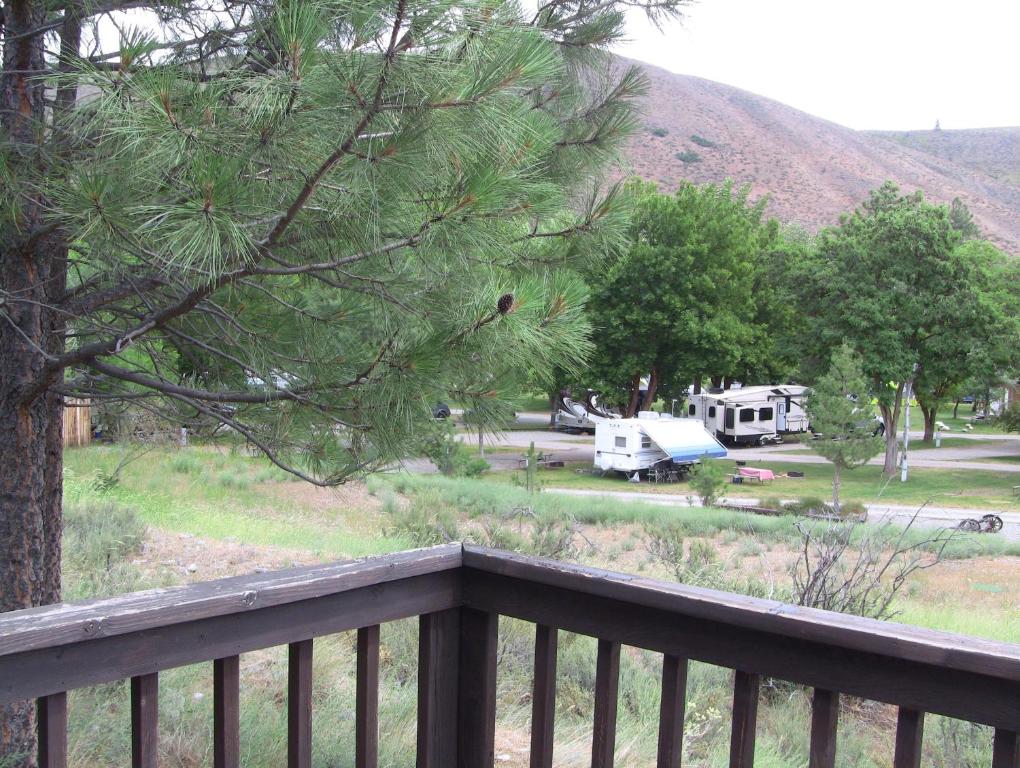 Winthrop Mountain View Chalets photo