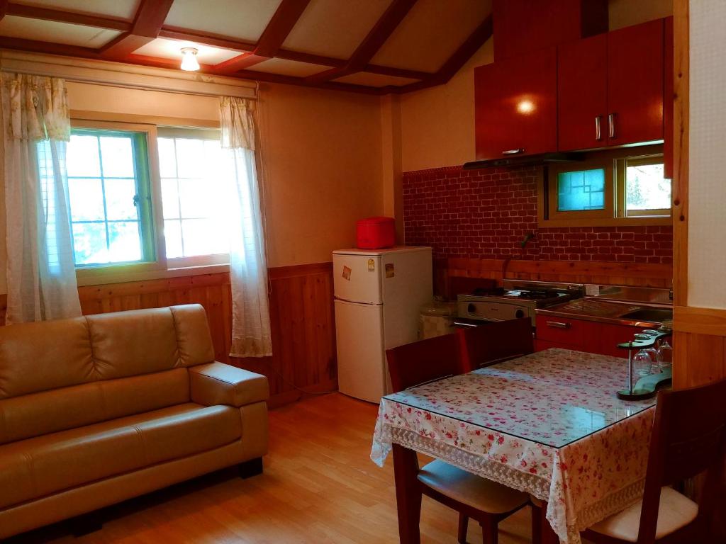 Nadeuri Pension photo