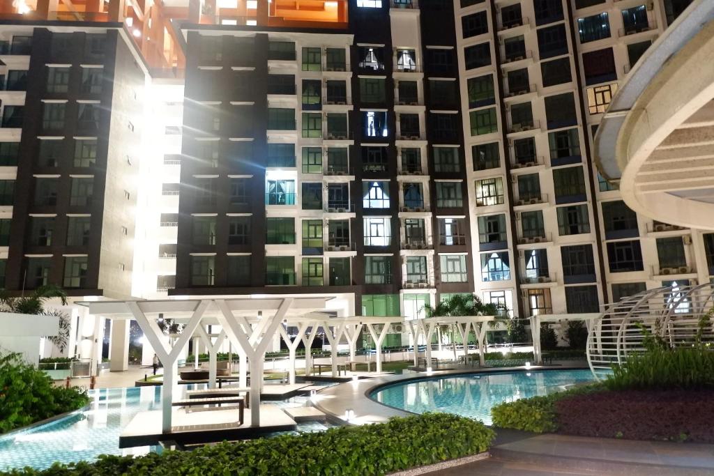 Swimming pool, FlexiAsia Bayu Puteri 2 bedrooms Apartment in Johor Bahru