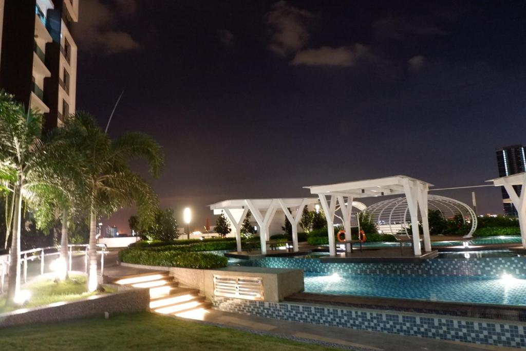 Swimming pool