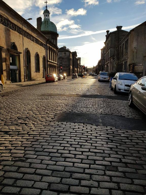 Edinburgh Constitution Apartments photo