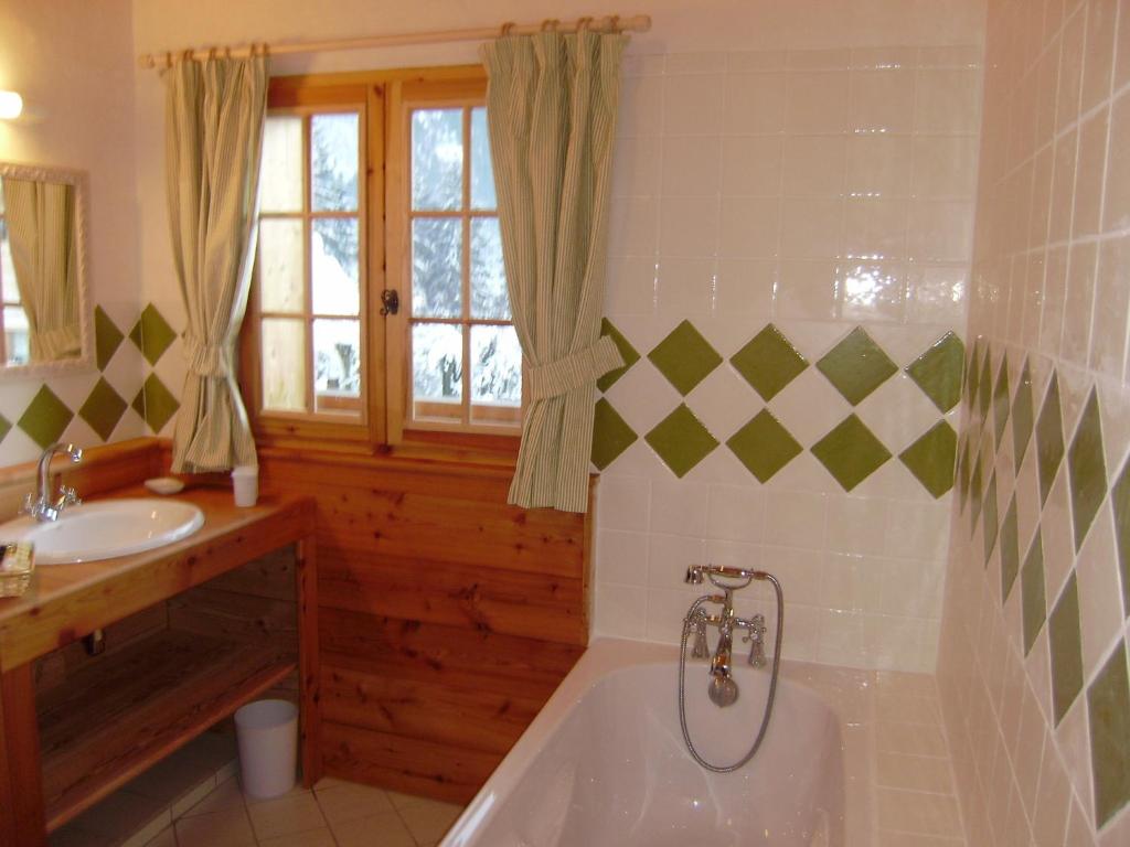 Chalet Altitude 1057 photo