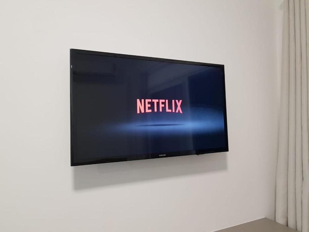 Shared lounge/TV area