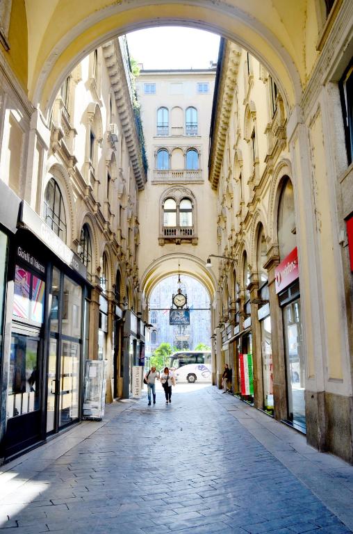 Rooms Milano Duomo photo