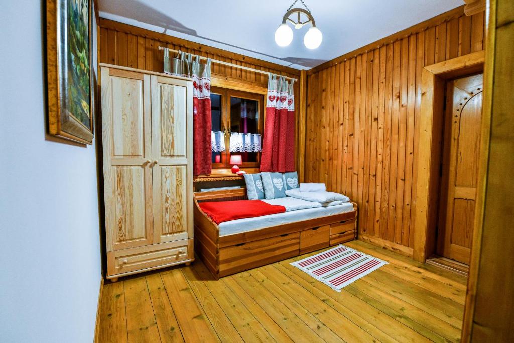 BOOK >> Pokoje Goscinne Makuszynskiego in Zakopane, Poland