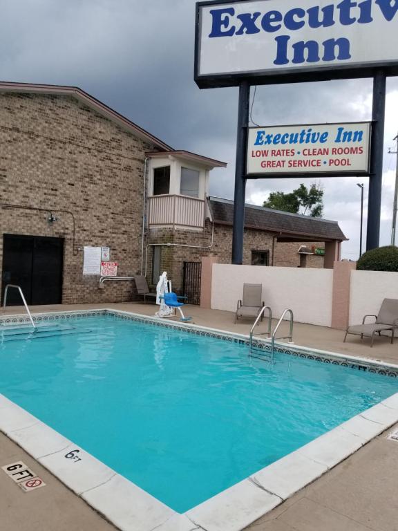 Executive Inn photo