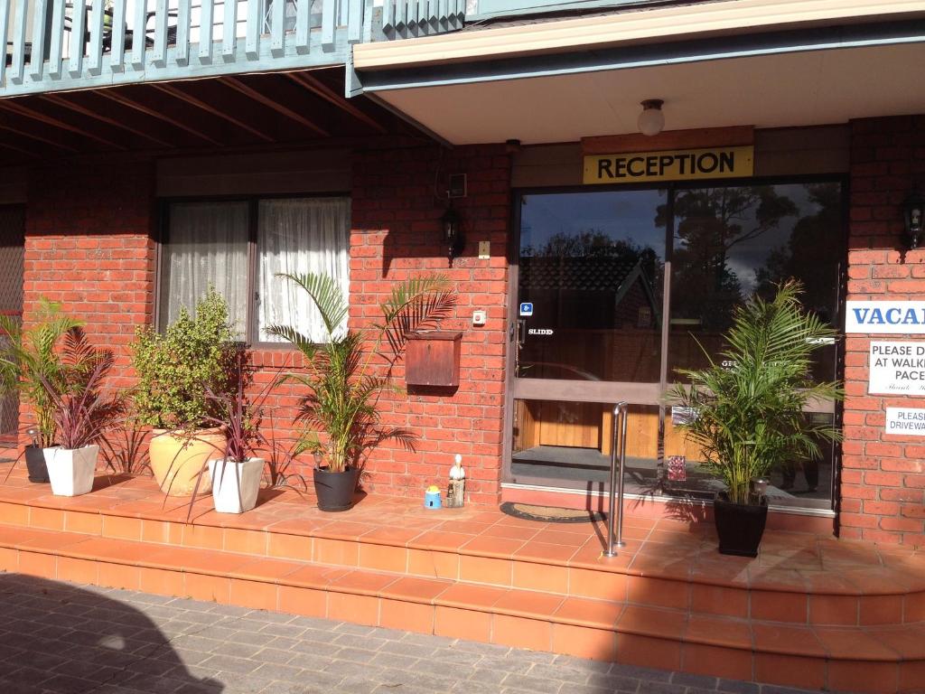 Entrance, Coachman Motel and Holiday Units in Phillip Island