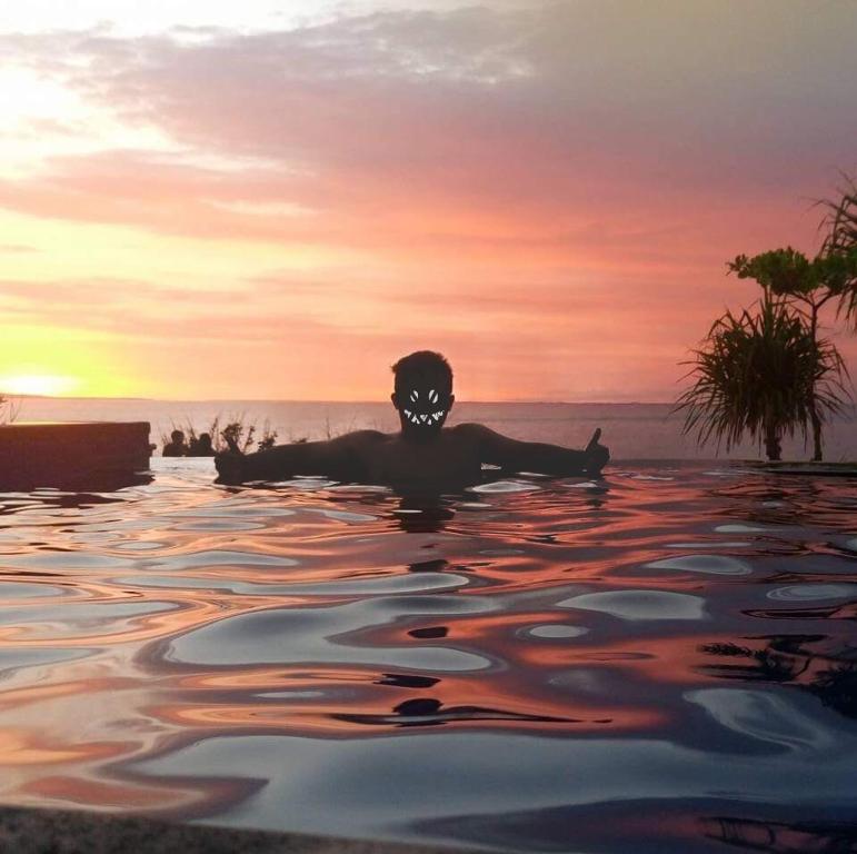 Dodol Lembongan Cliff Sunset photo