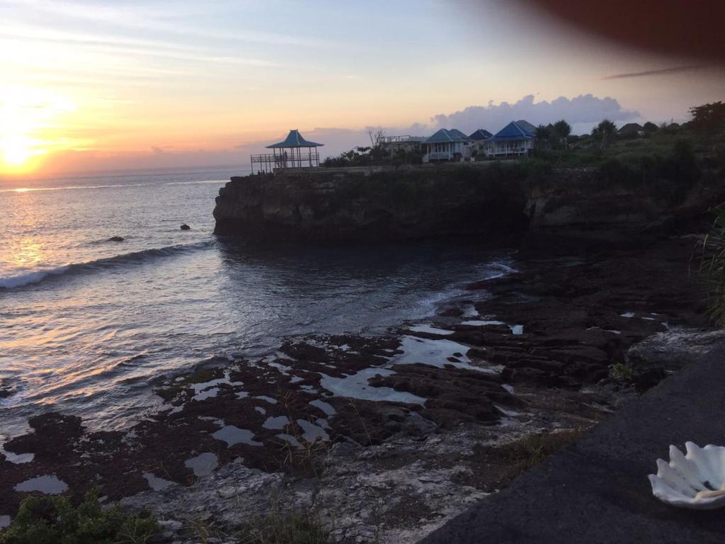Dodol Lembongan Cliff Sunset photo