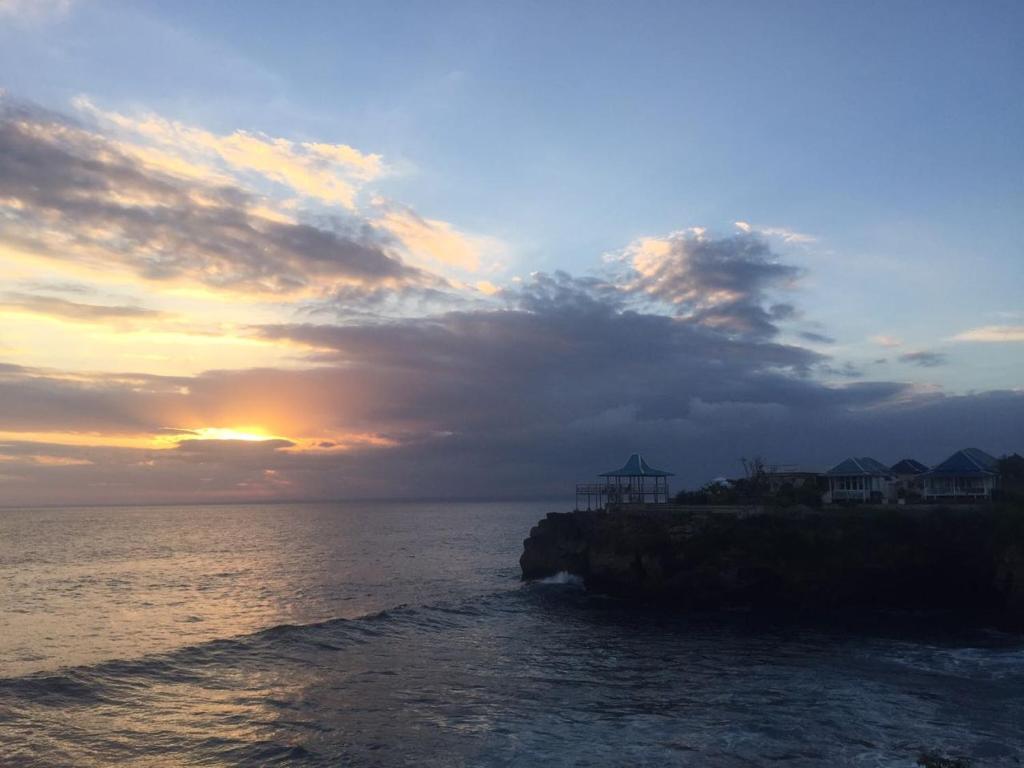 Dodol Lembongan Cliff Sunset photo