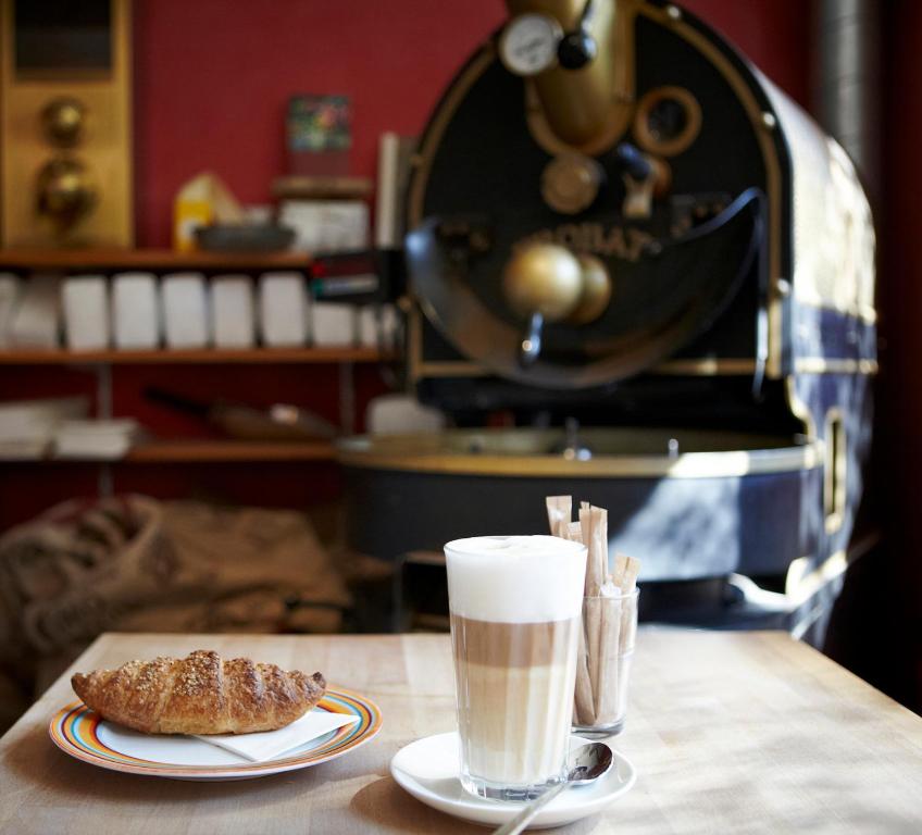 Le Cafe-Hotel de L'Aubier photo