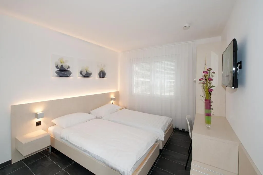 Hotel Morobbia，位于卡莫日诺的酒店