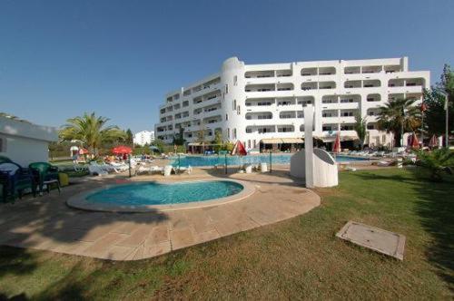 Apartamentos Turisticos Silchoro — Swimming pool in Albufeira, Faro