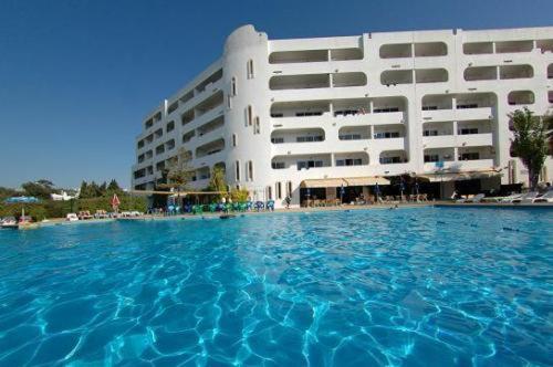 Apartamentos Turisticos Silchoro — Swimming pool in Albufeira, Faro