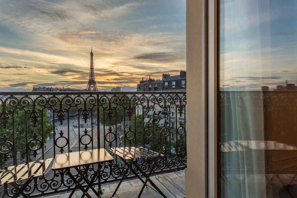 Balcony/terrace, Hotel La Comtesse in Paris