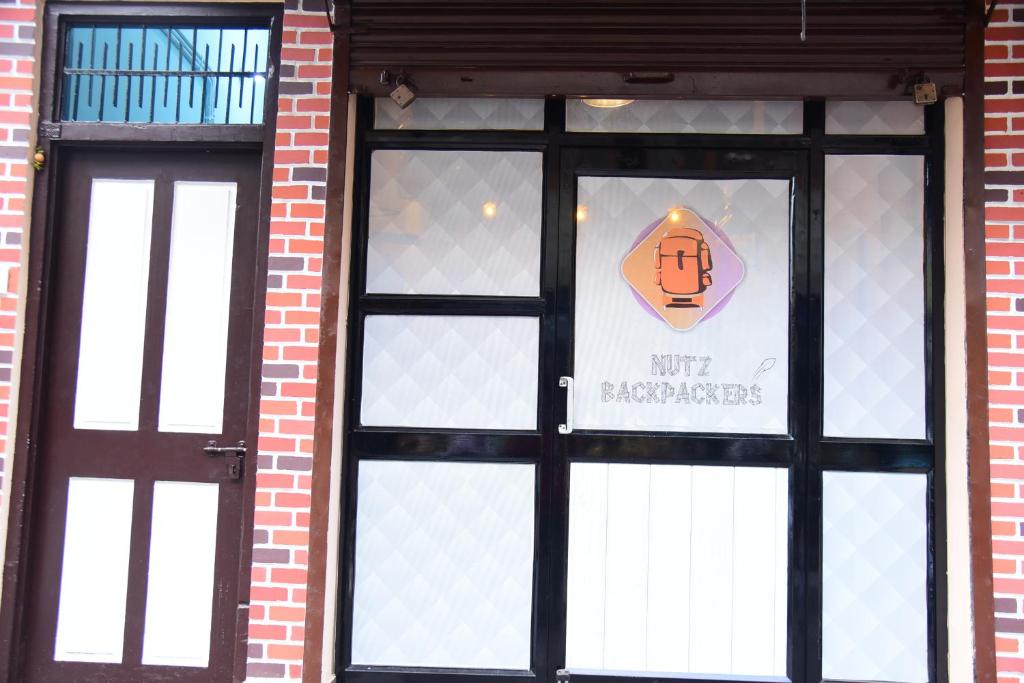 카트라 알루왈리아의 방갈로 (1700m², 침실 4개, 프라이빗 욕실 5개) (nutz backpackers ) 전경