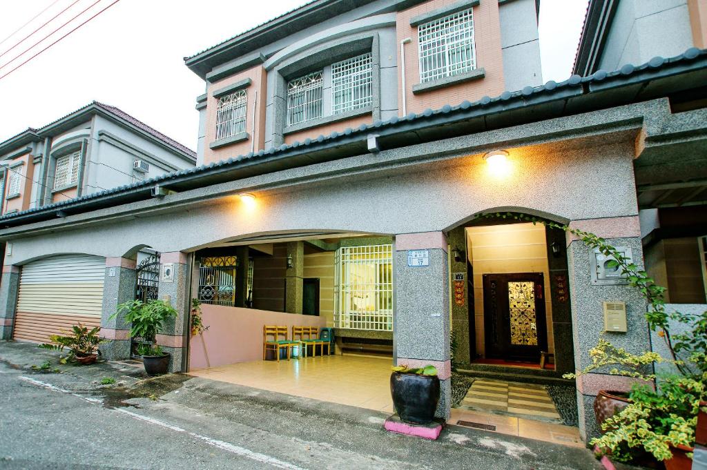 A lot of music and Breakfast, Tchaj-tung