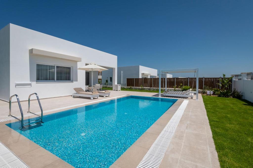 Gaia Palace — Swimming pool in Mastichari, South Aegean