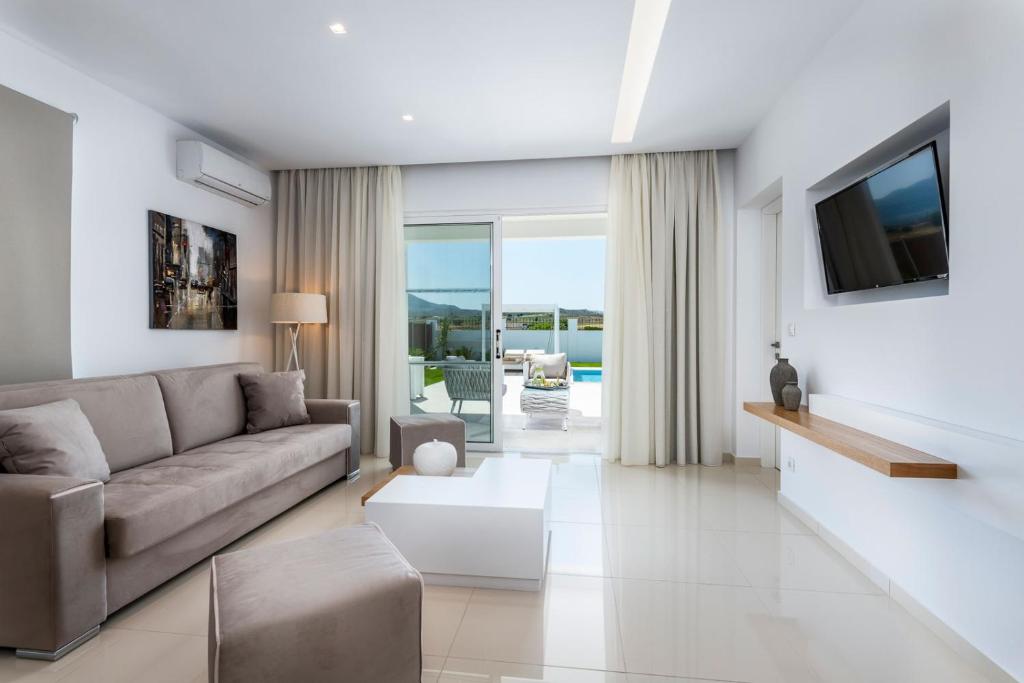 Gaia Palace — Hotel rooms in Mastichari, South Aegean
