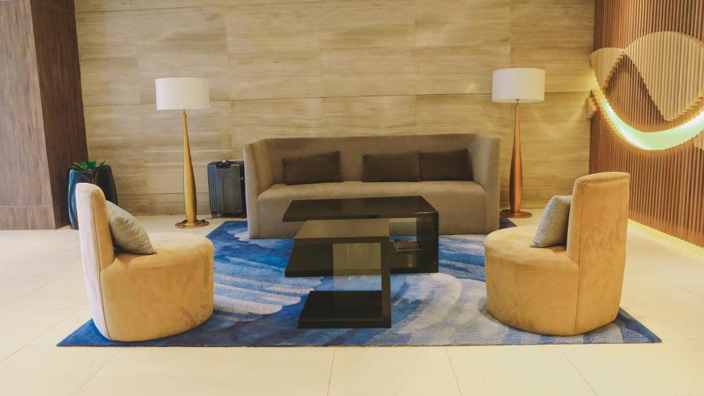 Mactan Newtown Boulevard photo