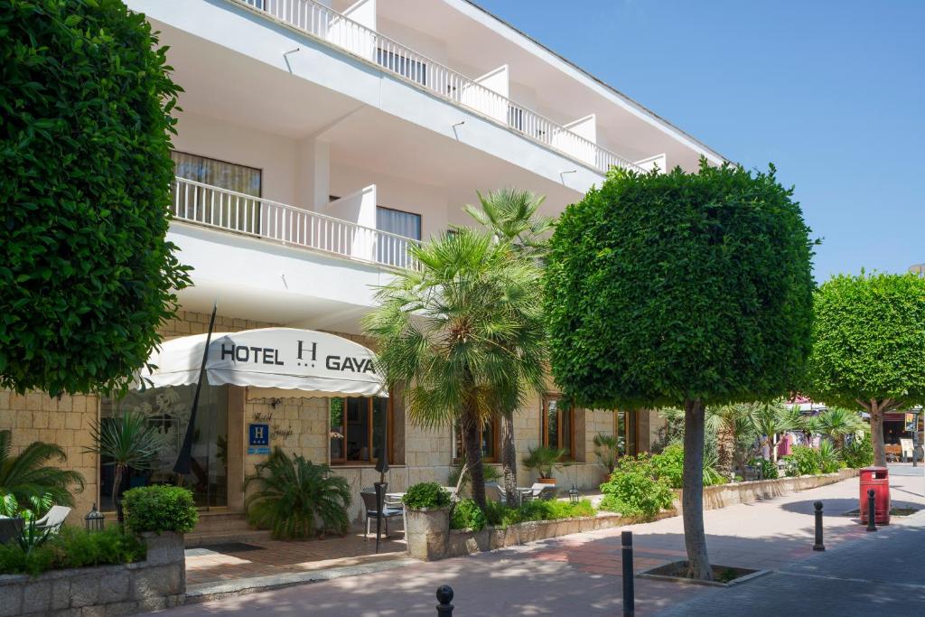 Hotel Gaya — Hotel building in Peguera, Balearic Islands
