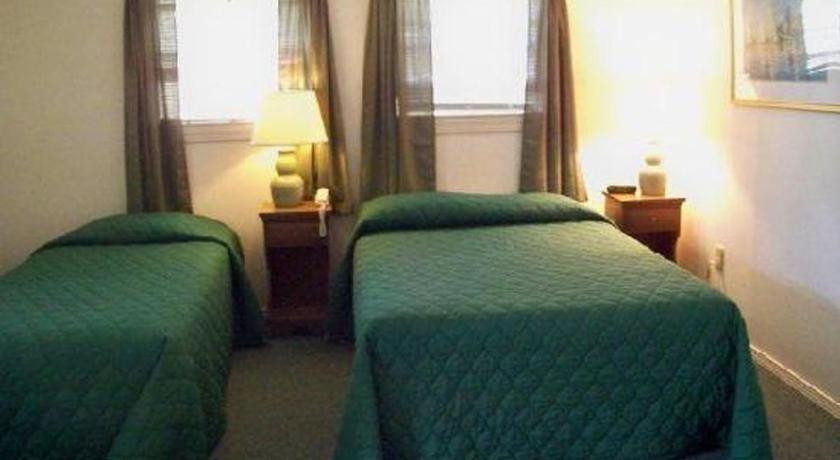 Mount Whittier Motel photo