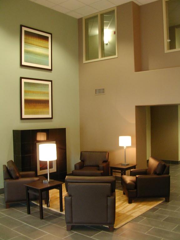 Super 8 By Wyndham Peterborough photo