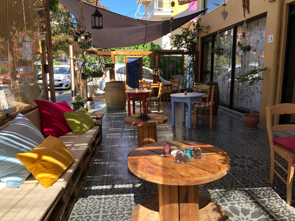 Rhodes Backpackers Boutique Hostel and Apartments — Hotel in Rhodes