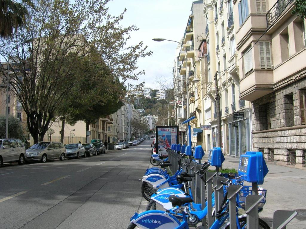 2 Bis Avenue Du Petit Fabron Nice Apartments with a kitchen in Nice, France - price from $17, reviews |  Planet of Hotels