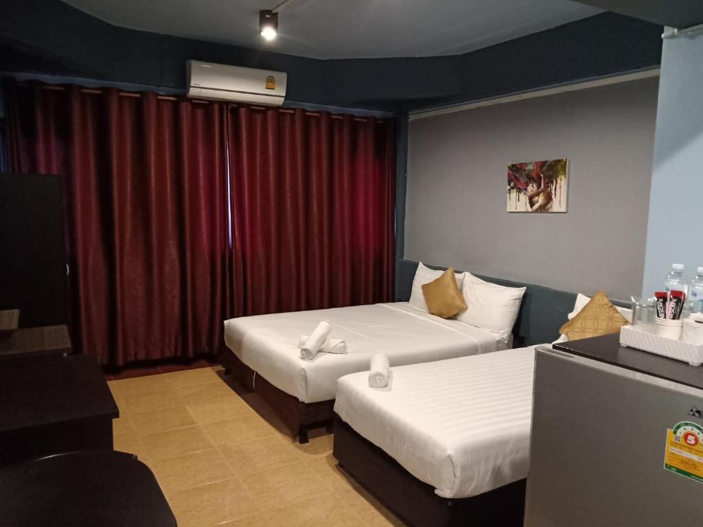 M Place photo