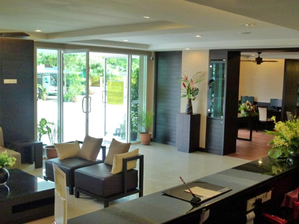 Sinsuvarn Airport Suite